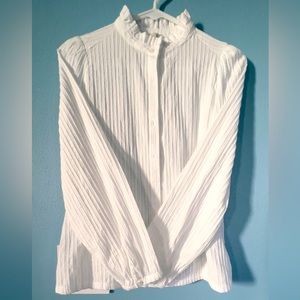 NEVER WORN Women’s small White blouse